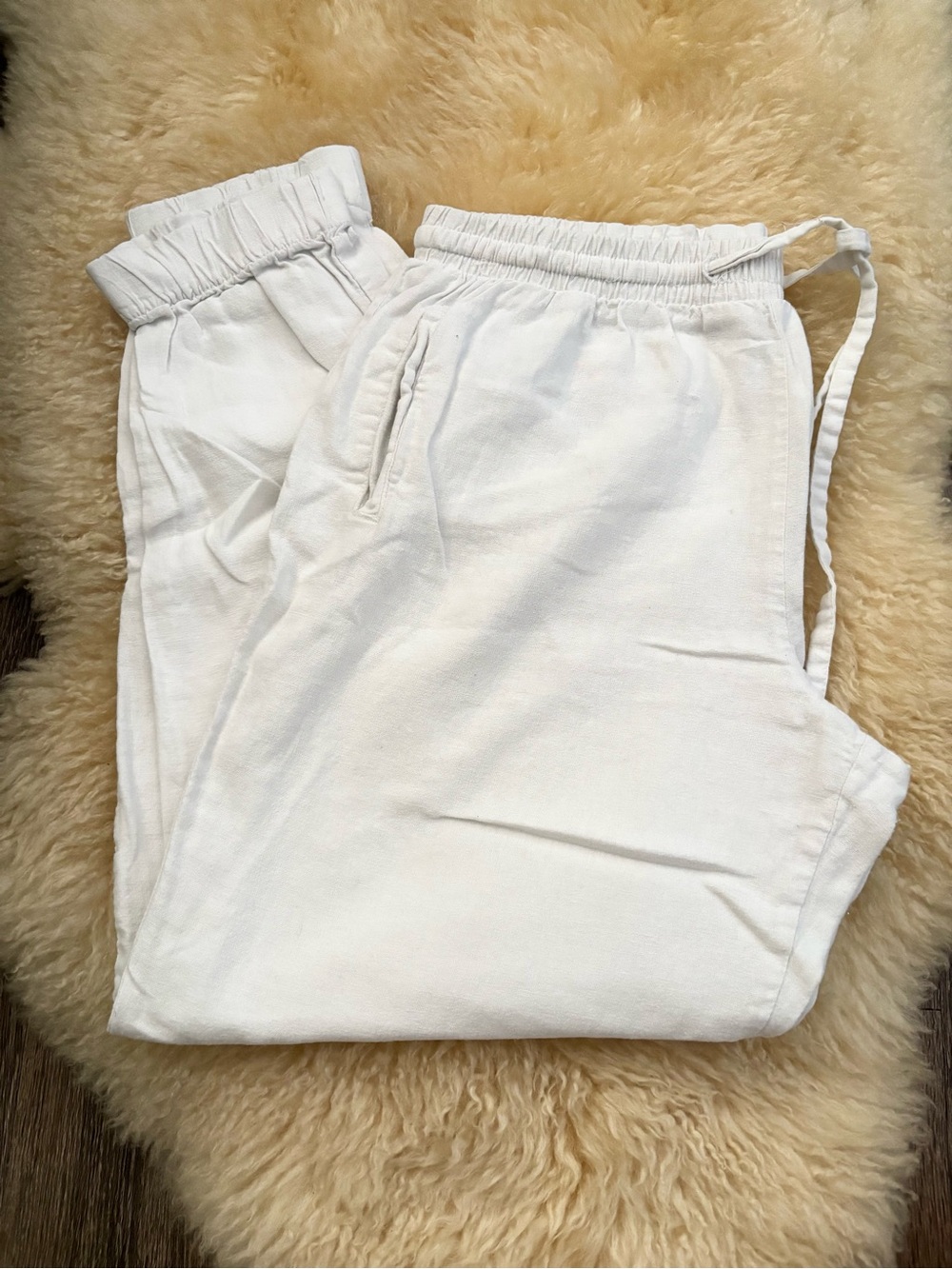 Women’s White Drawstring Jogger Pants